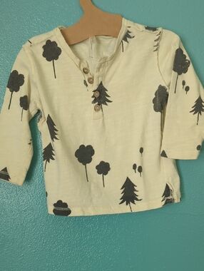 Rylee + Cru Cream Long-Sleeve Henley with Black Tree Print